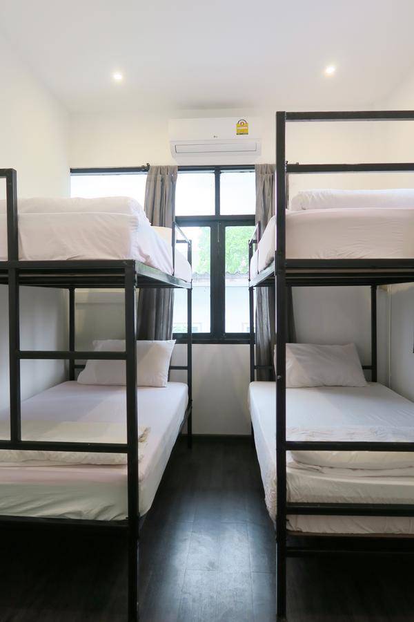 The Hidden House Hostel Bangkok Buitenkant foto