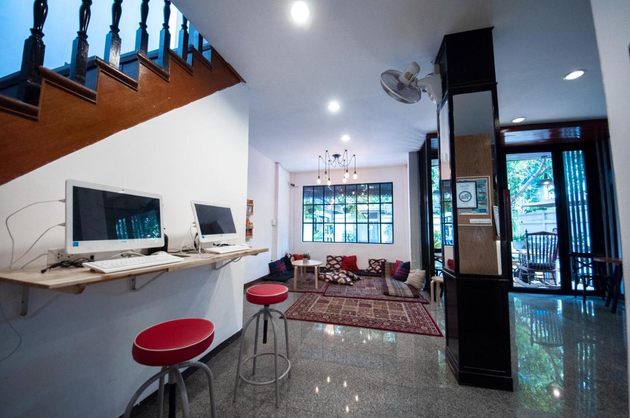 The Hidden House Hostel Bangkok Buitenkant foto