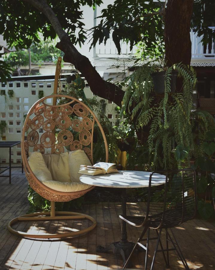The Hidden House Hostel Bangkok Buitenkant foto